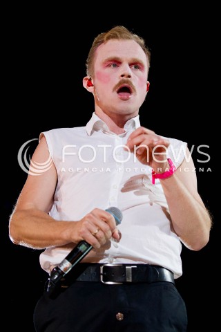  28.06.2013 RZESZOW<br />
EUROPEJSKI STADION KULTURY W RZESZOWIE<br />
KONCERT INAUGURUJACY ZJEDNOCZENI W ROZNORODNOSCI<br />
N/Z PIOTR ROGUCKI ZESPOL COMA <br />
 