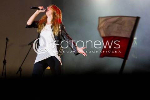  28.06.2013 RZESZOW<br />
EUROPEJSKI STADION KULTURY W RZESZOWIE<br />
KONCERT INAUGURUJACY ZJEDNOCZENI W ROZNORODNOSCI<br />
GWIAZDA KONCERTU ZESPOL GUANO APES<br />
N/Z SANDRA NASIC ZESPOL GUANO APES <br />
 