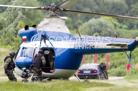  30.06.2013 KRAKOW<br />IX MALOPOLSKI PIKNIK LOTNICZY W KRAKOWIE<br />N/Z HELIKOPTER SMIGLOWIEC POLICYJNY PZL KANIA SN-51XP <br /> 