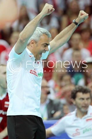  05.07.2013 KATOWICE SPODEK<br />SIATKOWKA MEZCZYZN LIGA SWIATOWA 2013<br />FIVB VOLLEYBALL WORLD LEAGUE 2013 POLSKA - USA <br />N/Z ANDREA ANASTASI TRENER ( HEAD COACH ) SYLWETKA RADOSC EMOCJE <br /> 