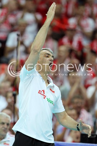  05.07.2013 KATOWICE SPODEK<br />SIATKOWKA MEZCZYZN LIGA SWIATOWA 2013<br />FIVB VOLLEYBALL WORLD LEAGUE 2013 POLSKA - USA <br />N/Z ANDREA ANASTASI TRENER ( HEAD COACH ) SYLWETKA ZLOSC EMOCJE<br /> 