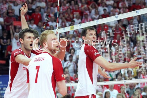  05.07.2013 KATOWICE SPODEK<br />SIATKOWKA MEZCZYZN LIGA SWIATOWA 2013<br />FIVB VOLLEYBALL WORLD LEAGUE 2013 POLSKA - USA <br />N/Z MICHAL WINIARSKI JAKUB JAROSZ BARTOSZ KUREK ZLOSC EMOCJE <br /> 