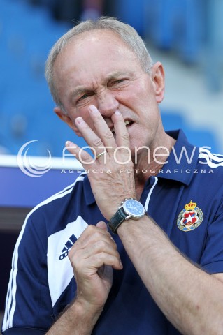  19.07.2013 KRAKOW <br />PILKA NOZNA POLSKA T-MOBILE EKSTRAKLASA SEZON 2013/2014 FOOTBALL POLISH EKSTRAKLASA SEASON 2013/2014 WISLA KRAKOW - GORNIK ZABRZE<br />N/Z FRANCISZEK SMUDA TRENER ( HEAD COACH ) SYLWETKA MINA<br /> 