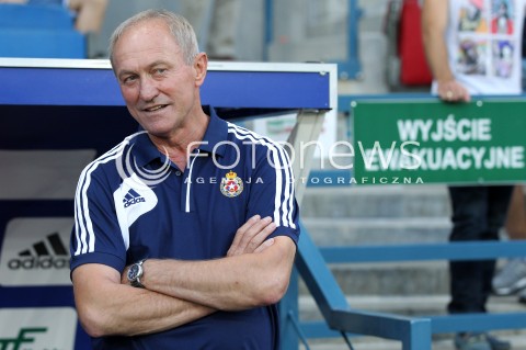 19.07.2013 KRAKOW <br />PILKA NOZNA POLSKA T-MOBILE EKSTRAKLASA SEZON 2013/2014 FOOTBALL POLISH EKSTRAKLASA SEASON 2013/2014 WISLA KRAKOW - GORNIK ZABRZE<br />N/Z FRANCISZEK SMUDA TRENER ( HEAD COACH ) SYLWETKA NAPIS WYJSCIE EWAKUACYJNE<br /> 