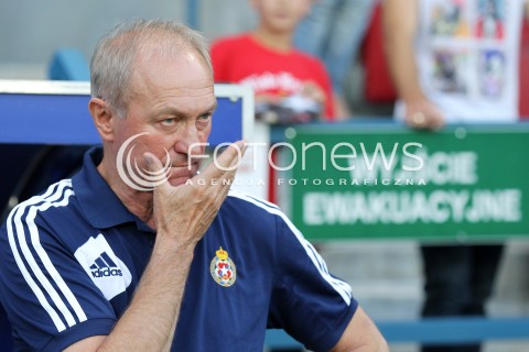  19.07.2013 KRAKOW <br />PILKA NOZNA POLSKA T-MOBILE EKSTRAKLASA SEZON 2013/2014 FOOTBALL POLISH EKSTRAKLASA SEASON 2013/2014 WISLA KRAKOW - GORNIK ZABRZE<br />N/Z FRANCISZEK SMUDA TRENER ( HEAD COACH ) SYLWETKA MINA NAPIS WYJSCIE EWAKUACYJNE<br /> 