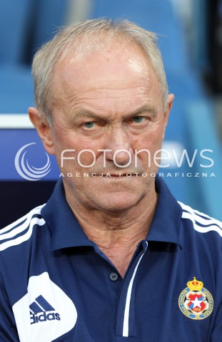  19.07.2013 KRAKOW <br />PILKA NOZNA POLSKA T-MOBILE EKSTRAKLASA SEZON 2013/2014 FOOTBALL POLISH EKSTRAKLASA SEASON 2013/2014 WISLA KRAKOW - GORNIK ZABRZE<br />N/Z FRANCISZEK SMUDA TRENER ( HEAD COACH ) SYLWETKA GLOWKA<br /> 