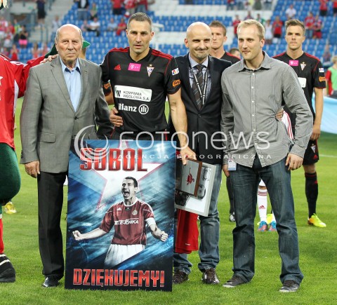  19.07.2013 KRAKOW <br />PILKA NOZNA POLSKA T-MOBILE EKSTRAKLASA SEZON 2013/2014 FOOTBALL POLISH EKSTRAKLASA SEASON 2013/2014 WISLA KRAKOW - GORNIK ZABRZE<br />N/Z RADOSLAW SOBOLEWSKI NAGRODA<br /> 