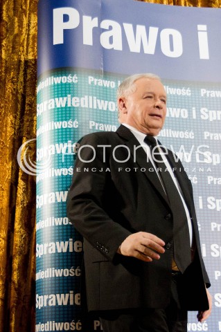  21.07.2013 STRZYZOW <br />
WIZYTA PREZESA PIS JAROSLAWA KACZYNSKIEGO NA PODKARPACIU W ZWIAZKU Z NADCHODZACYMI WYBORAMI UZUPELNIAJACYMI DO SENATU.<br />
N/Z JAROSLAW KACZYNSKI<br />
 