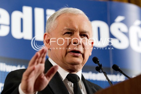  21.07.2013 STRZYZOW <br />
WIZYTA PREZESA PIS JAROSLAWA KACZYNSKIEGO NA PODKARPACIU W ZWIAZKU Z NADCHODZACYMI WYBORAMI UZUPELNIAJACYMI DO SENATU.<br />
N/Z JAROSLAW KACZYNSKI<br />
 