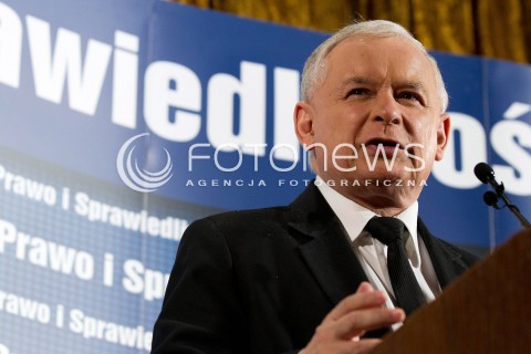  21.07.2013 STRZYZOW <br />
WIZYTA PREZESA PIS JAROSLAWA KACZYNSKIEGO NA PODKARPACIU W ZWIAZKU Z NADCHODZACYMI WYBORAMI UZUPELNIAJACYMI DO SENATU.<br />
N/Z JAROSLAW KACZYNSKI<br />
 