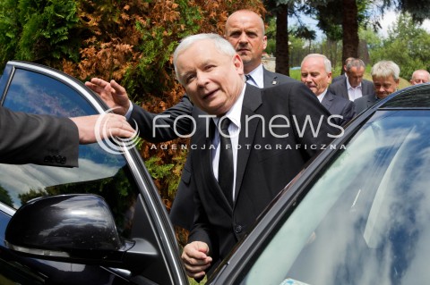  21.07.2013 STRZYZOW <br /><br />WIZYTA PREZESA PIS JAROSLAWA KACZYNSKIEGO NA PODKARPACIU W ZWIAZKU Z NADCHODZACYMI WYBORAMI UZUPELNIAJACYMI DO SENATU.<br /><br />N/Z JAROSLAW KACZYNSKI<br /><br /> 