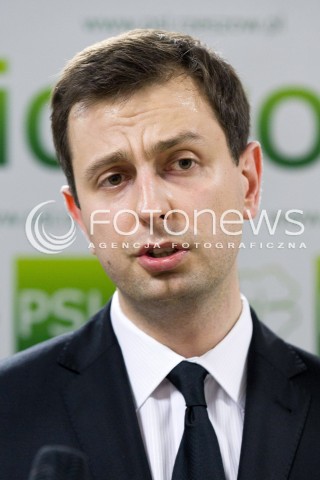  24.07.2013 RZESZOW <br />
KONFERENCJA PRASOWA Z MINISTREM PRACY I POLITYKI SPOLECZNEJ WLADYSLAWEM KOSINIAK KAMYSZ. MINISTER ZACHECAL DO GLOSOWANIA W UZUPELNIAJACYCH DO SENATU NA KANDYDATA PSL MARIUSZA KAWE.<br />
N/Z WLADYSLAW KOSINIAK KAMYSZ <br />
 