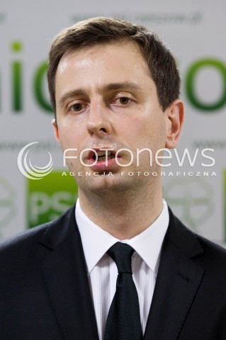  24.07.2013 RZESZOW <br />
KONFERENCJA PRASOWA Z MINISTREM PRACY I POLITYKI SPOLECZNEJ WLADYSLAWEM KOSINIAK KAMYSZ. MINISTER ZACHECAL DO GLOSOWANIA W UZUPELNIAJACYCH DO SENATU NA KANDYDATA PSL MARIUSZA KAWE.<br />
N/Z WLADYSLAW KOSINIAK KAMYSZ <br />
 