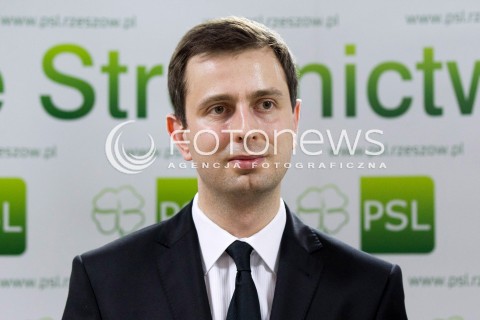  24.07.2013 RZESZOW <br />
KONFERENCJA PRASOWA Z MINISTREM PRACY I POLITYKI SPOLECZNEJ WLADYSLAWEM KOSINIAK KAMYSZ. MINISTER ZACHECAL DO GLOSOWANIA W UZUPELNIAJACYCH DO SENATU NA KANDYDATA PSL MARIUSZA KAWE.<br />
N/Z WLADYSLAW KOSINIAK KAMYSZ <br />
 