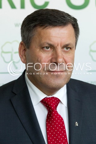  26.07.2013 RZESZOW <br />
KONFERENCJA PRASOWA Z WICEPREMIEREM I MINISTREM GOSPODARKI JANUSZEM PIECHOCINSKIM. WICEPREMIER SZEF PSL ZACHECAL DO GLOSOWANIA W UZUPELNIAJACYCH DO SENATU NA KANDYDATA PSL MARIUSZA KAWE.<br />
N/Z JANUSZ PIECHOCINSKI WICEPREMIER<br />
 