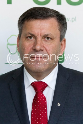  26.07.2013 RZESZOW <br />
KONFERENCJA PRASOWA Z WICEPREMIEREM I MINISTREM GOSPODARKI JANUSZEM PIECHOCINSKIM. WICEPREMIER SZEF PSL ZACHECAL DO GLOSOWANIA W UZUPELNIAJACYCH DO SENATU NA KANDYDATA PSL MARIUSZA KAWE.<br />
N/Z JANUSZ PIECHOCINSKI WICEPREMIER<br />
 