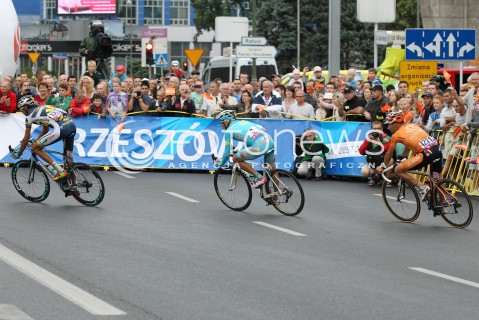  30.07.2013 RZESZOW <br />70 TOUR DE POLOGNE<br />ETAP 3 META W RZESZOWIE<br />N/Z ALEXANDR DYACHENKO MIRKO SELVAGGI RICARDO MESTRE<br /> 