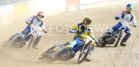  04.08.2013 RZESZOW ZUZEL SPEEDWAY ENEA EKSTRALIGA MECZ PGE MARMA RZESZOW - STAL GORZOW WIELKOPOLSKI <br />N/Z LUKASZ SOWKA (NIEBIESKI), ADRIAN CYFER (ZOLTY), MARCO GASCHKA (CZERWONY)<br /> 