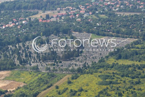  07.08.2013 RZESZOW ZDJECIA LOTNICZE WYKONANE Z SAMOLOTU<br />RZESZOW Z LOTU PTAKA<br />N/Z CMENTARZ POBITNO<br /> 