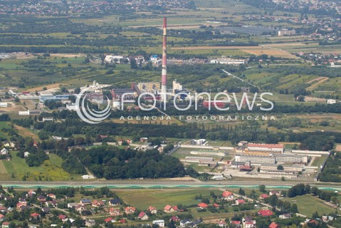  07.08.2013 RZESZOW ZDJECIA LOTNICZE WYKONANE Z SAMOLOTU<br />RZESZOW Z LOTU PTAKA<br />N/Z ELEKTROCIEPLOWNIA RZESZOW KOMIN WIEZIENIE ZAKLAD KARNY<br /> 