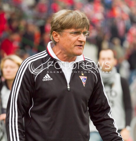  10.08.2013 LODZ PILKA NOZNA T-MOBILE EKSTRAKLASA SEZON 2013/2014 FOOTBALL POLISH EKSTRAKLASA SEASON WIDZEW LODZ - GORNIK ZABRZE N/Z ADAM NAWALKA TRENER SYLWETKA   