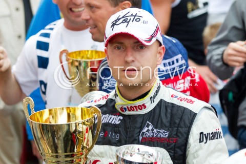  10.08.2013 RZESZOW 22 RAJD RZESZOWSKI - 4 RUNDA LOTOS RAJDOWYCH SAMOCHODOWYCH MISTRZOSTW POLSKI<br />CEREMONIA METY NA RZESZOWSKIM RYNKU<br />N/Z KAJETAN KAJETANOWICZ<br /> 