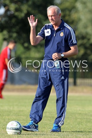  11.08.2013 MIELEC PILKA NOZNA<br />MECZ KONTROLNY MECZ TOWARZYSKI<br />STAL MIELEC - WISLA KRAKOW<br />N/Z FRANCISZEK SMUDA TRENER ( HEAD COACH ) SYLWETKA<br /> 