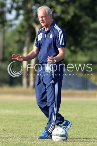  11.08.2013 MIELEC PILKA NOZNA<br />MECZ KONTROLNY MECZ TOWARZYSKI<br />STAL MIELEC - WISLA KRAKOW<br />N/Z FRANCISZEK SMUDA TRENER ( HEAD COACH ) SYLWETKA<br /> 