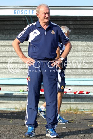  11.08.2013 MIELEC PILKA NOZNA<br />MECZ KONTROLNY MECZ TOWARZYSKI<br />STAL MIELEC - WISLA KRAKOW<br />N/Z FRANCISZEK SMUDA TRENER ( HEAD COACH ) SYLWETKA<br /> 