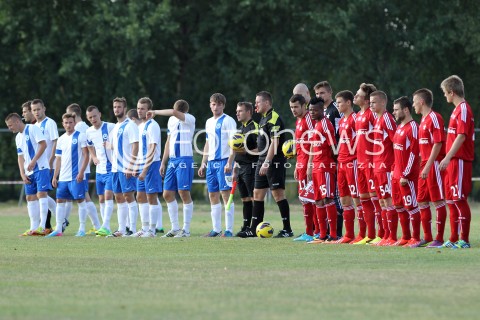 11.08.2013 MIELEC PILKA NOZNA<br />MECZ KONTROLNY MECZ TOWARZYSKI<br />STAL MIELEC - WISLA KRAKOW<br />N/Z POWITANIE DRUZYN ZESPOLOW<br /> 