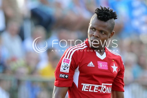  11.08.2013 MIELEC PILKA NOZNA<br />MECZ KONTROLNY MECZ TOWARZYSKI<br />STAL MIELEC - WISLA KRAKOW<br />N/Z EMMANUEL SARKI EMOCJE ZLOSC<br /> 