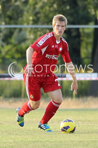  11.08.2013 MIELEC PILKA NOZNA<br />MECZ KONTROLNY MECZ TOWARZYSKI<br />STAL MIELEC - WISLA KRAKOW<br />N/Z MICHAL NALEPA SYLWETKA<br /> 