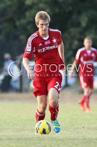  11.08.2013 MIELEC PILKA NOZNA<br />MECZ KONTROLNY MECZ TOWARZYSKI<br />STAL MIELEC - WISLA KRAKOW<br />N/Z MICHAL NALEPA SYLWETKA<br /> 