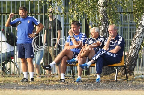  11.08.2013 MIELEC PILKA NOZNA<br />MECZ KONTROLNY MECZ TOWARZYSKI<br />STAL MIELEC - WISLA KRAKOW<br />N/Z FRANCISZEK SMUDA TRENER HEAD COACH<br /> 