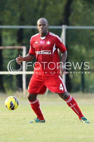  11.08.2013 MIELEC PILKA NOZNA<br />MECZ KONTROLNY MECZ TOWARZYSKI<br />STAL MIELEC - WISLA KRAKOW<br />N/Z OSMAN CHAVEZ SYLWETKA<br /> 