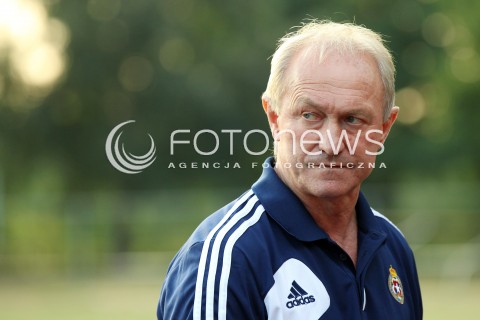 11.08.2013 MIELEC PILKA NOZNA<br />MECZ KONTROLNY MECZ TOWARZYSKI<br />STAL MIELEC - WISLA KRAKOW<br />N/Z FRANCISZEK SMUDA TRENER ( HEAD COACH )<br /> 