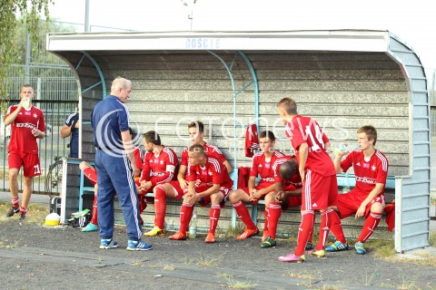  11.08.2013 MIELEC PILKA NOZNA<br />MECZ KONTROLNY MECZ TOWARZYSKI<br />STAL MIELEC - WISLA KRAKOW<br />N/Z ZESPOL WISLY KRAKOW FRANCISZEK SMUDA TRENER LAWKA REZERWOWYCH<br /> 