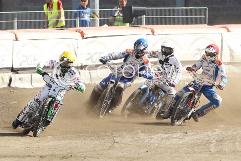  15.08.2013 RZESZOW ZUZEL SPEEDWAY ENEA EKSTRALIGA MECZ PGE MARMA RZESZOW - STELMET FALUBAZ ZIELONA GORA<br />N/Z LUKASZ SOWKA (NIEBIESKI), PATRYK DUDEK (ZOLTY), MARCO GASCHKA (CZERWONY), ALEX ZGARDZINSKI (BIALY)<br /> 