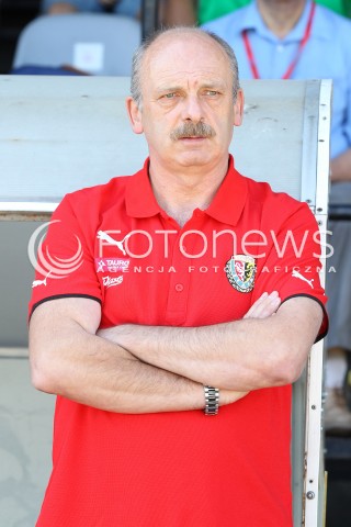  17.08.2013 STALOWA WOLA <br />PILKA NOZNA POLSKA PUCHAR POLSKI SEZON 2013/2014 FOOTBALL POLISH CUP SEASON 2013/2014 STAL STALOWA WOLA - SLASK WROCLAW<br />N/Z STANISLAW LEVY TRENER ( HEAD COACH ) SYLWETKA <br /> 