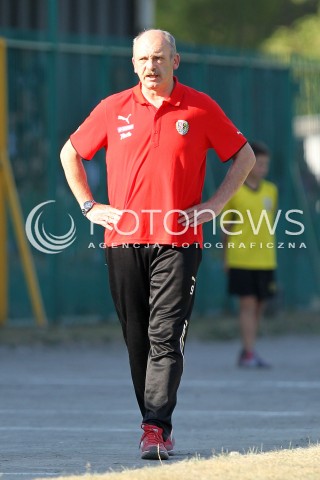  17.08.2013 STALOWA WOLA <br />PILKA NOZNA POLSKA PUCHAR POLSKI SEZON 2013/2014 FOOTBALL POLISH CUP SEASON 2013/2014 STAL STALOWA WOLA - SLASK WROCLAW<br />N/Z STANISLAW LEVY TRENER ( HEAD COACH ) SYLWETKA<br /> 