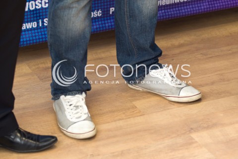  20.08.2013 RZESZOW KONFERENCJA PRASOWA PIS W ZWIAZKU Z UZUPELNIAJACYMI WYBORAMI DO SENATU NA PODKARPACIU.<br />NA KONFERENCJI POJAWIL SIE ADAM HOFMAN PROMUJACY KANDYDATURE ZDZISLAWA PUPY.<br />N/Z ADAM HOFMAN BUTY SPORTOWE DZINSY JEANSY<br /> 