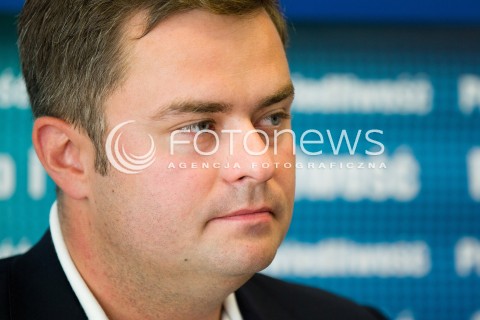  20.08.2013 RZESZOW KONFERENCJA PRASOWA PIS W ZWIAZKU Z UZUPELNIAJACYMI WYBORAMI DO SENATU NA PODKARPACIU.<br />NA KONFERENCJI POJAWIL SIE ADAM HOFMAN PROMUJACY KANDYDATURE ZDZISLAWA PUPY.<br />N/Z ADAM HOFMAN SYLWETKA<br /> 