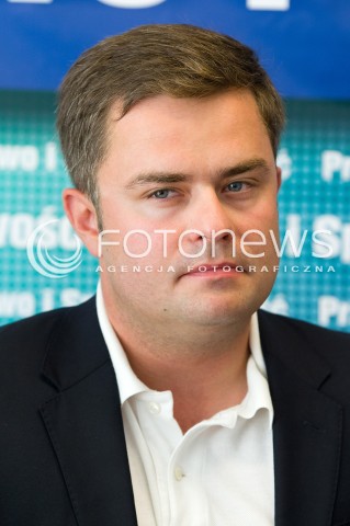  20.08.2013 RZESZOW KONFERENCJA PRASOWA PIS W ZWIAZKU Z UZUPELNIAJACYMI WYBORAMI DO SENATU NA PODKARPACIU.<br />NA KONFERENCJI POJAWIL SIE ADAM HOFMAN PROMUJACY KANDYDATURE ZDZISLAWA PUPY.<br />N/Z ADAM HOFMAN SYLWETKA GLOWKA PORTRET<br /> 