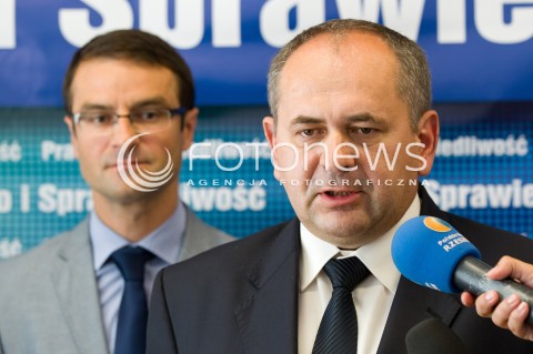  20.08.2013 RZESZOW KONFERENCJA PRASOWA PIS W ZWIAZKU Z UZUPELNIAJACYMI WYBORAMI DO SENATU NA PODKARPACIU.<br />NA KONFERENCJI POJAWIL SIE ADAM HOFMAN PROMUJACY KANDYDATURE ZDZISLAWA PUPY.<br />N/Z ZDZISLAW PUPA TOMASZ POREBA<br /> 