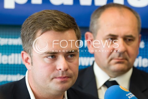 20.08.2013 RZESZOW KONFERENCJA PRASOWA PIS W ZWIAZKU Z UZUPELNIAJACYMI WYBORAMI DO SENATU NA PODKARPACIU.<br />NA KONFERENCJI POJAWIL SIE ADAM HOFMAN PROMUJACY KANDYDATURE ZDZISLAWA PUPY.<br />N/Z ADAM HOFMAN ZDZISLAW PUPA KANDYDAT<br /> 