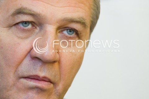  20.08.2013 RZESZOW KONFERENCJA PRASOWA SOLIDARNEJ POLSKI W ZWIAZKU Z UZUPELNIAJACYMI WYBORAMI DO SENATU NA PODKARPACIU.<br />NA KONFERENCJI POJAWIL SIE PRZEWODNICZACY KLUBU SOLIDARNA POLSKA ARKADIUSZ MULARCZYK PROMUJACY KANDYDATURE KAZIMIERZA ZIOBRO.<br />N/Z KAZIMIERZ ZIOBRO<br /> 