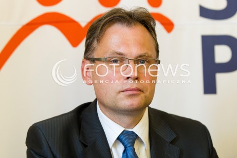  20.08.2013 RZESZOW KONFERENCJA PRASOWA SOLIDARNEJ POLSKI W ZWIAZKU Z UZUPELNIAJACYMI WYBORAMI DO SENATU NA PODKARPACIU.<br />NA KONFERENCJI POJAWIL SIE PRZEWODNICZACY KLUBU SOLIDARNA POLSKA ARKADIUSZ MULARCZYK PROMUJACY KANDYDATURE KAZIMIERZA ZIOBRO.<br />N/Z ARKADIUSZ MULARCZYK SYLWETKA<br /> 