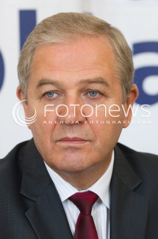  20.08.2013 RZESZOW <br />KONFERENCJA PRASOWA SOLIDARNEJ POLSKI W ZWIAZKU Z UZUPELNIAJACYMI WYBORAMI DO SENATU NA PODKARPACIU. NA KONFERENCJI POJAWILA SIE POSEL BEATA KEMPA PROMUJACA KANDYDATURE KAZIMIERZA ZIOBRO. <br />N/Z KAZIMIERZ ZIOBRO GLOWKA PORTRET SYLWETKA<br /> 