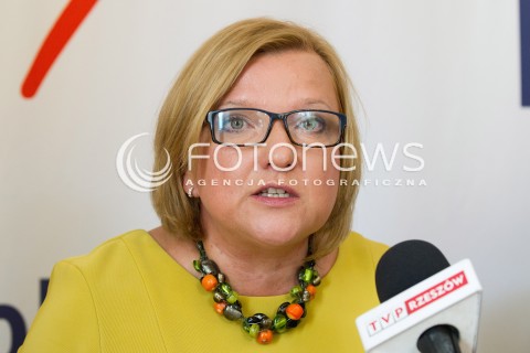  20.08.2013 RZESZOW <br />KONFERENCJA PRASOWA SOLIDARNEJ POLSKI W ZWIAZKU Z UZUPELNIAJACYMI WYBORAMI DO SENATU NA PODKARPACIU. NA KONFERENCJI POJAWILA SIE POSEL BEATA KEMPA PROMUJACA KANDYDATURE KAZIMIERZA ZIOBRO. <br />N/Z BEATA KEMPA <br /> 