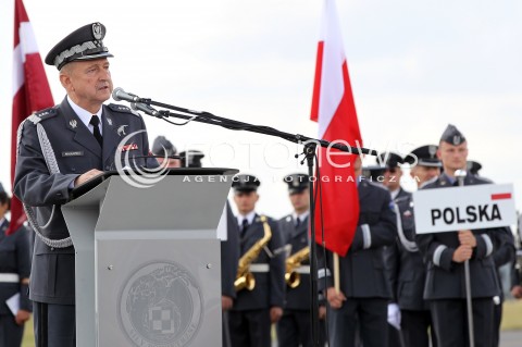  24.08.2013 RADOM <br />MIEDZYNARODOWE POKAZY LOTNICZE W RADOMIU<br />RADOM AIRSHOW 2013<br />N/Z GENERAL LECH MAJEWSKI DOWODCA SIL POWIETRZNYCH<br /> 
